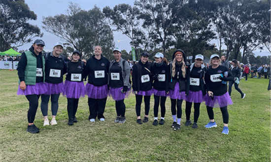 Bloody-Long-Walk-Melbourne-group-walkers-2025-550x330px