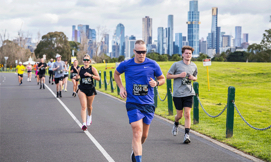 Run-Prix-runners-Melbourne-skyline-550x330px